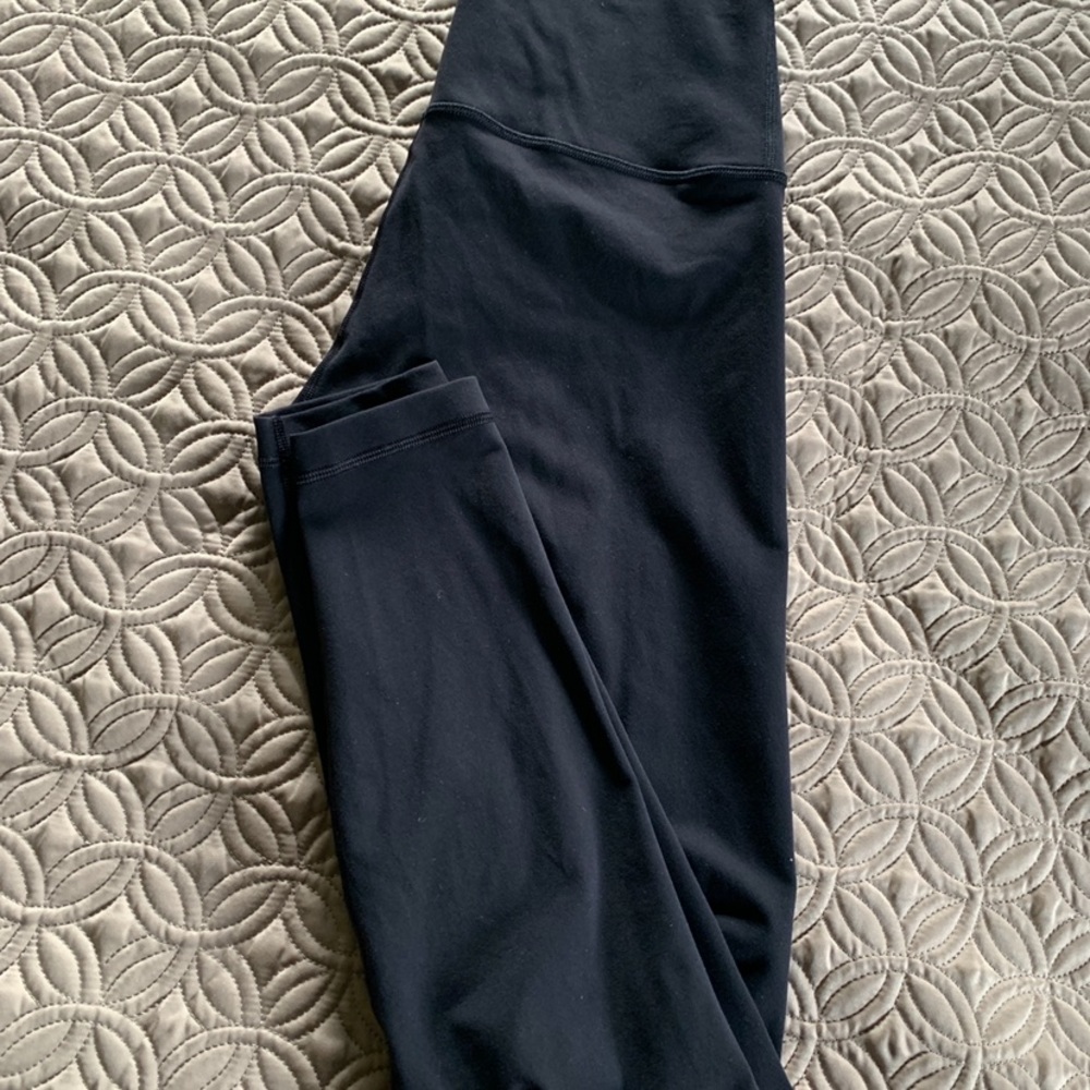 Lululemon black nylon/Lycra pants. Size 10 EUC❣️